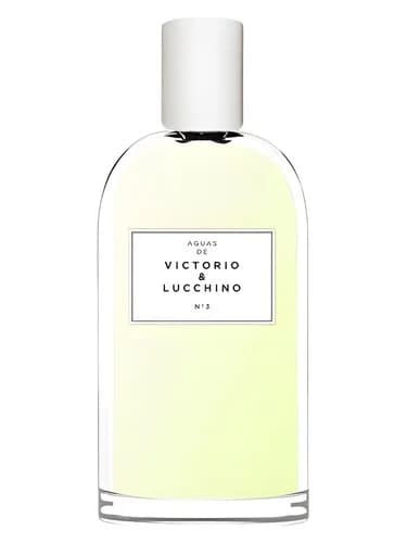 Frasco del perfume No 3 de Victorio Lucchino — fragancia femenino