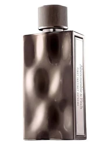 Frasco del perfume First Instinct Extreme de Abercrombie Fitch — fragancia masculino