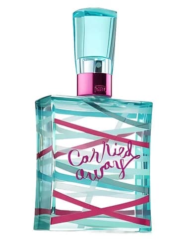Frasco del perfume Carried Away de Bath Body Works — fragancia femenino