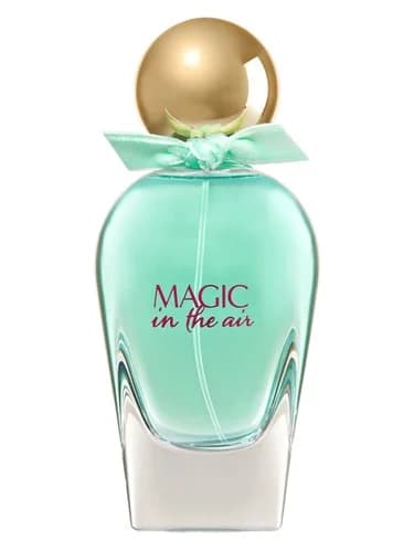 Frasco del perfume Magic In The Air de Bath Body Works — fragancia femenino
