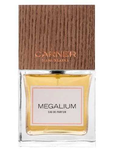 Frasco del perfume Megalium de Carner Barcelona — fragancia unisex