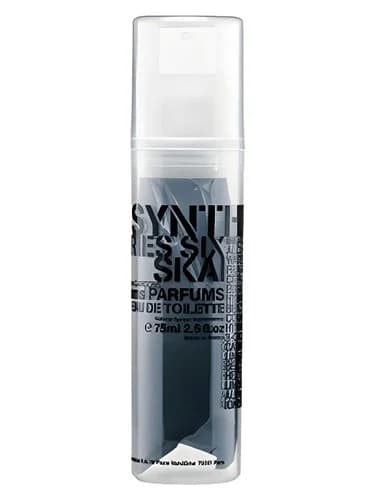 Frasco del perfume Comme Des Garcons Series 6 Synthetic Skai de Comme Des Garcons — fragancia unisex