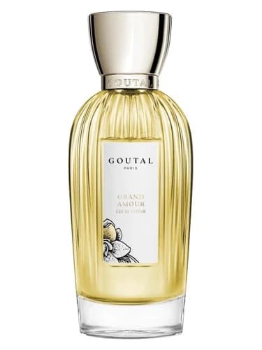 Frasco del perfume Grand Amour de Goutal — fragancia femenino
