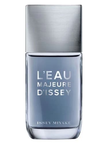 Frasco del perfume L Eau Majeure D Issey de Issey Miyake — fragancia masculino