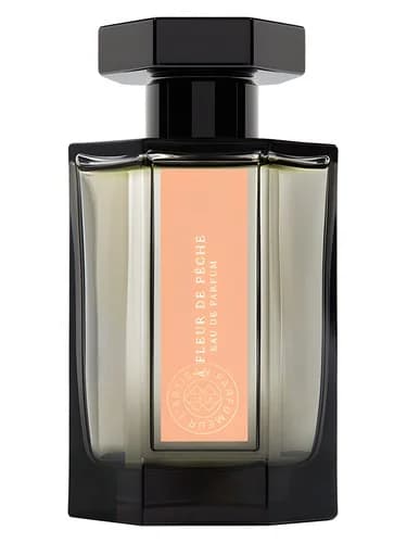 Frasco del perfume A Fleur De Peche de L Artisan Parfumeur — fragancia unisex
