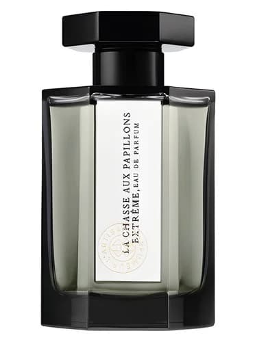 Frasco del perfume La Chasse Aux Papillons Extreme de L Artisan Parfumeur — fragancia unisex