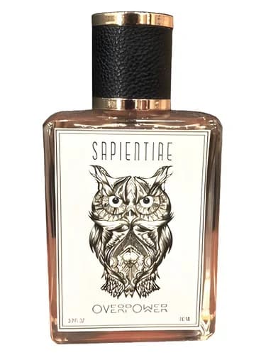 Frasco del perfume Overpower de Sapientiae Niche — fragancia masculino